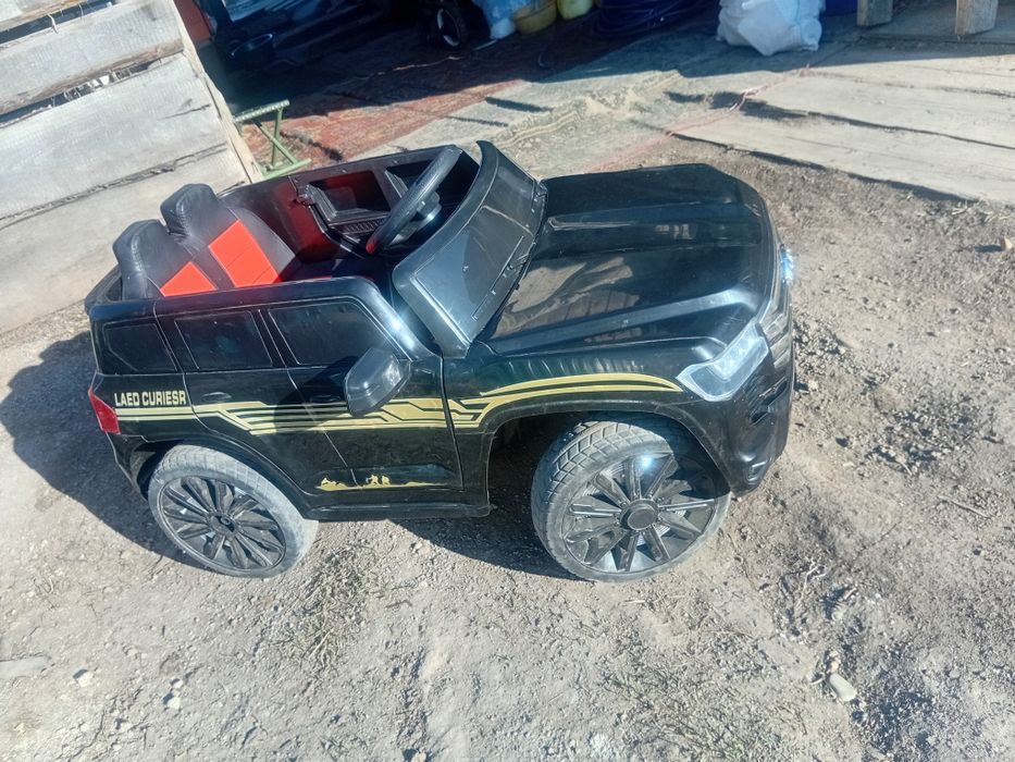 Продам детский автомобиль.