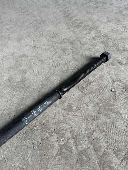 Тяга щековой дробилки PE900x1200  M42x160