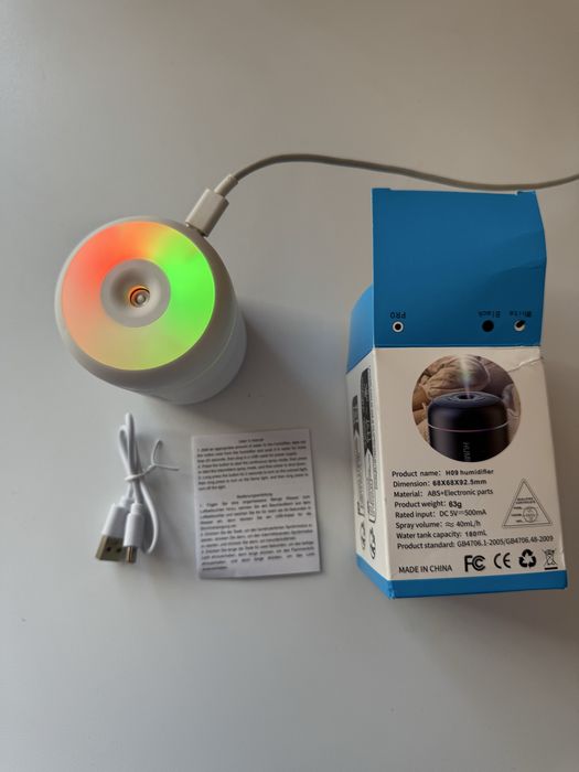 Umidificator cu lumini LED ambientale