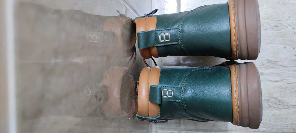 Ghete kaki din piele naturala