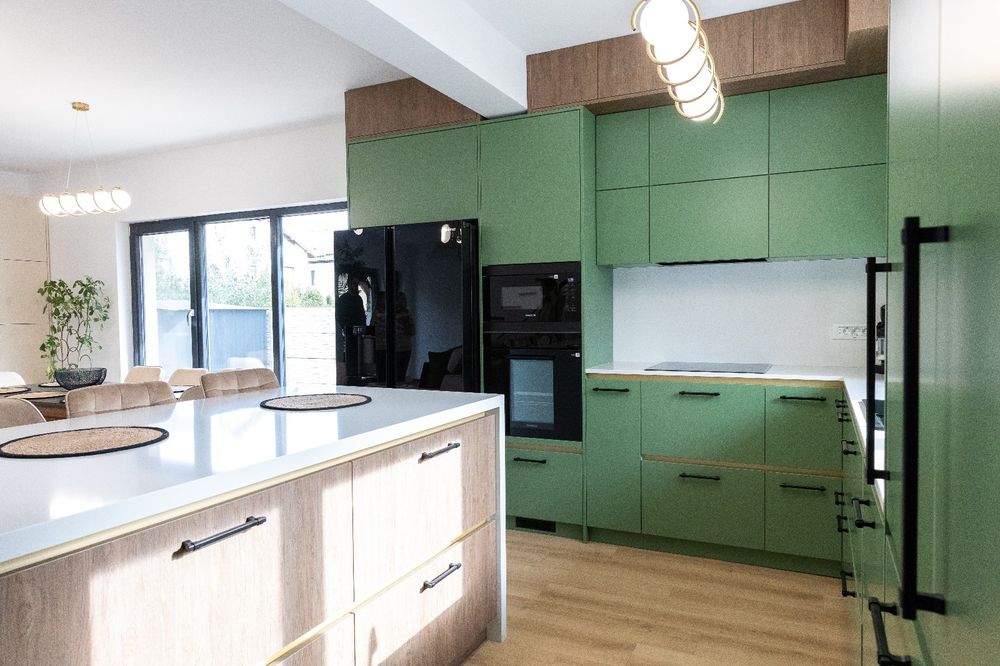 P+1+P-mansardabil-scara beton armat, 3dormitoare, 3bai, camera tehnica