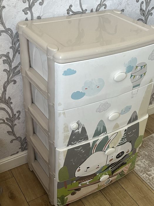 Комод детский пластиковый.