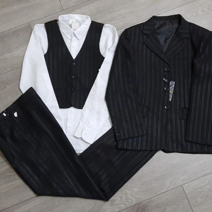 Срочно продам комбезы от 2000