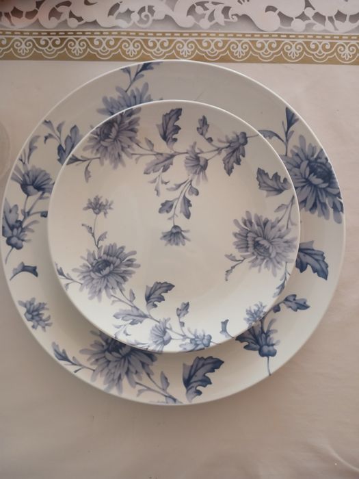 Набор посуды  сервиз