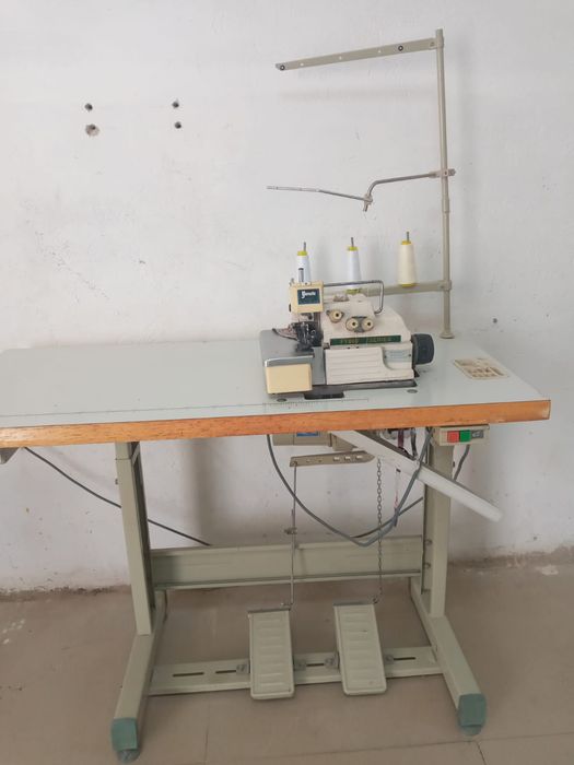 Обверлок ,б/у в отличном состоянии