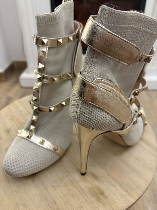 Botine , ghete , cizme model Valentino