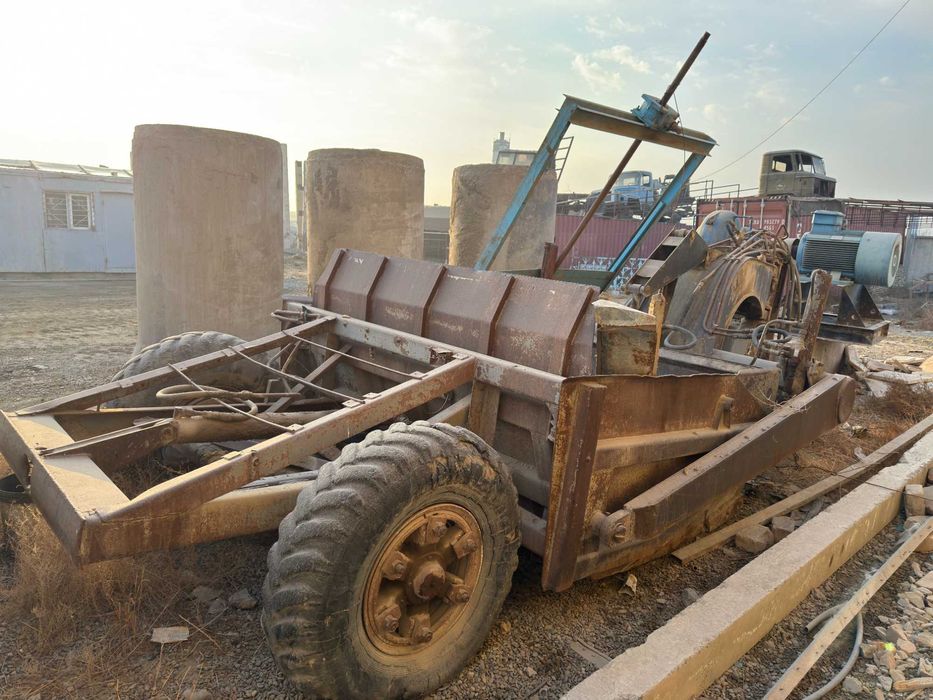 Продаётся Трактор Т-150, плуг и скрепер комплект