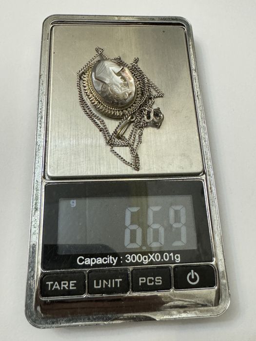 Colier argint, lant si pandantiv cu camee din scoica. Vechi