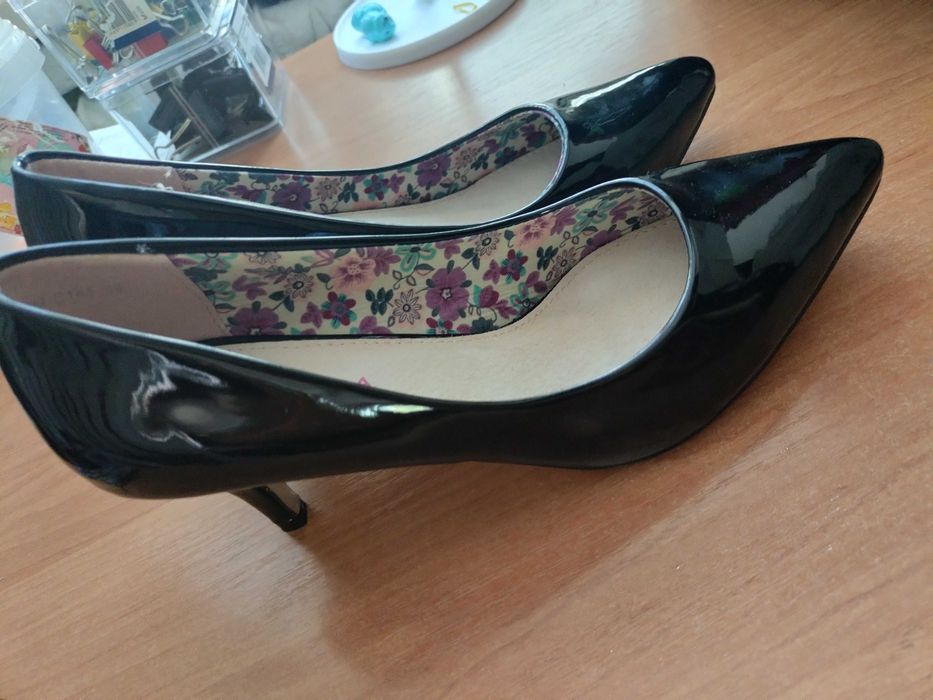 Туфли женские , черные