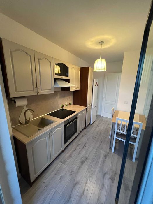 Persoana fizica PF Închiriez Ap 1 cam Bdul Poitiers TOWERS Bloc Nou-38.5mp utilat,mobilat-utilat,cablu si internet inclus