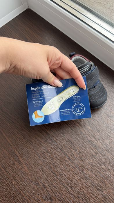 Детскпя обувь новая