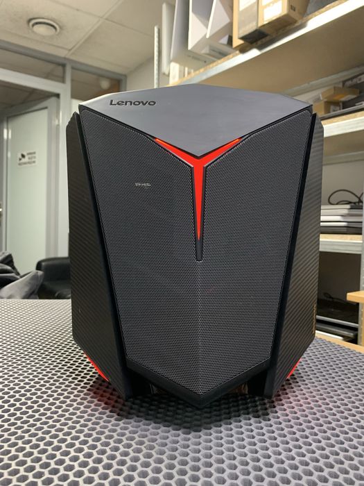 Игровой Lenovo Cube.