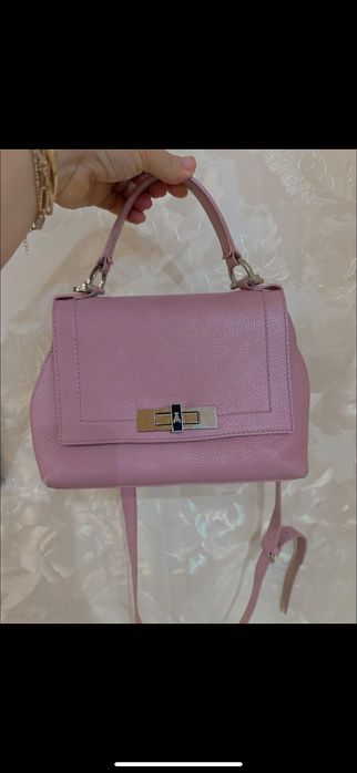 Кожена чанта на Patrizia Pepe