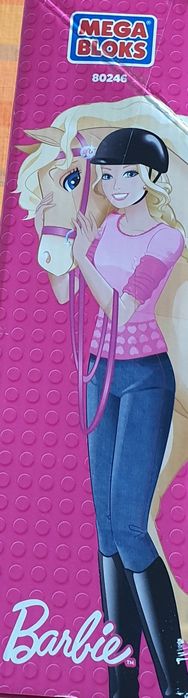 Barbie si grajdul cu cai