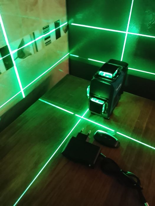 Nivel laser Makita cu 16 linii