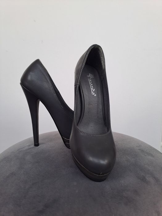 Pantofi gri inalti