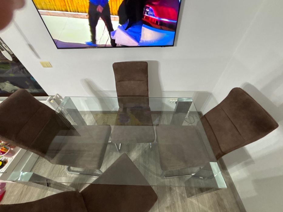 Vând masă și scaune Mobexpert!