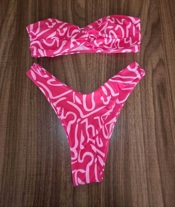 бански костюми от две части в розово и бяло