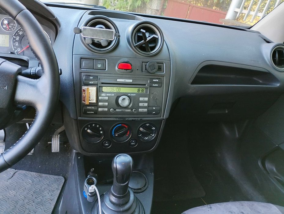 Ford Fiesta 1.6 Бензин