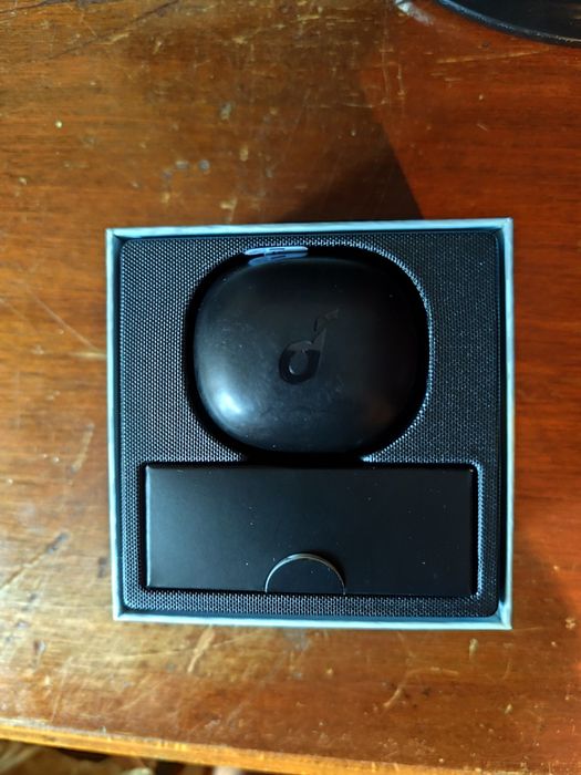 Продам наушники Soundcore