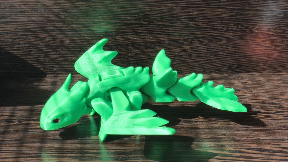 Фигурка дракона - зубастика