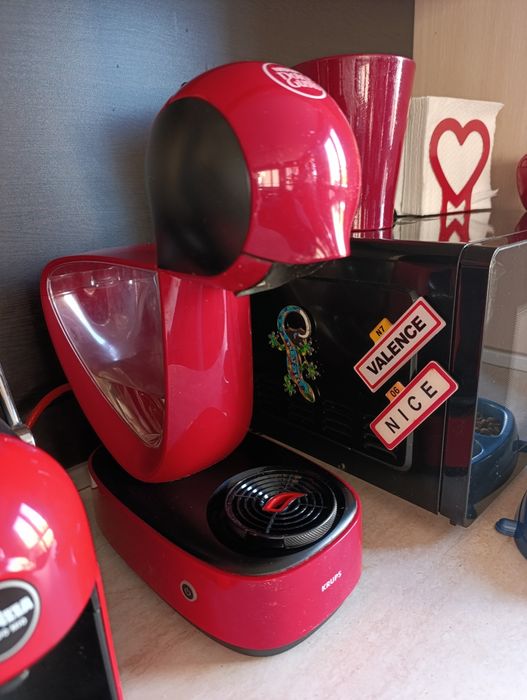 Кафемашина Nescafe Dolce Gusto Infinissima KRUPS - червена
