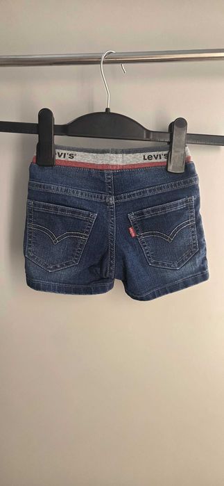 Pantaloni scurti pentru baieti Levi's,marimea 24 luni,stare foarte buna