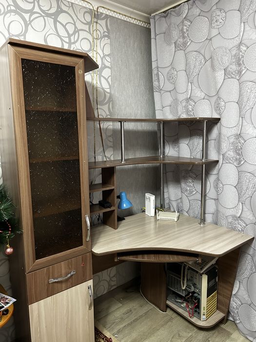 Стол письменный