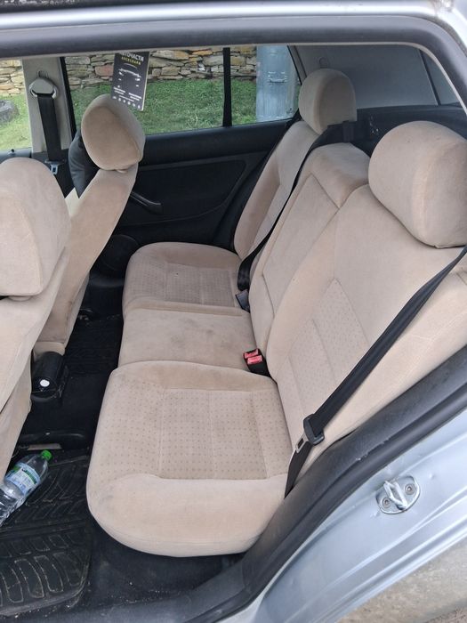 Бежов салон за голф 4