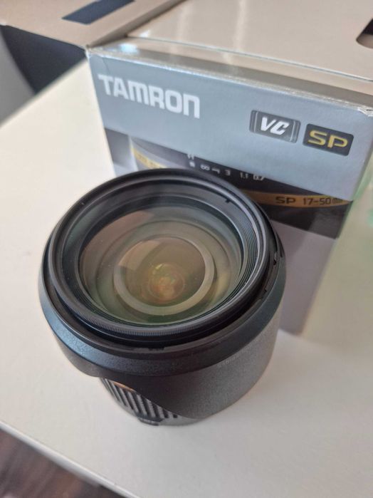 Tamron 17-50mm f/2.8 VC за Canon EF-S / EF Mount