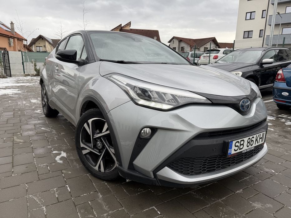 Persoana fizica,vand toyota Chr -2022