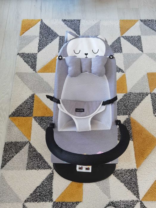 Шезлонг за бебе с арка с играчки