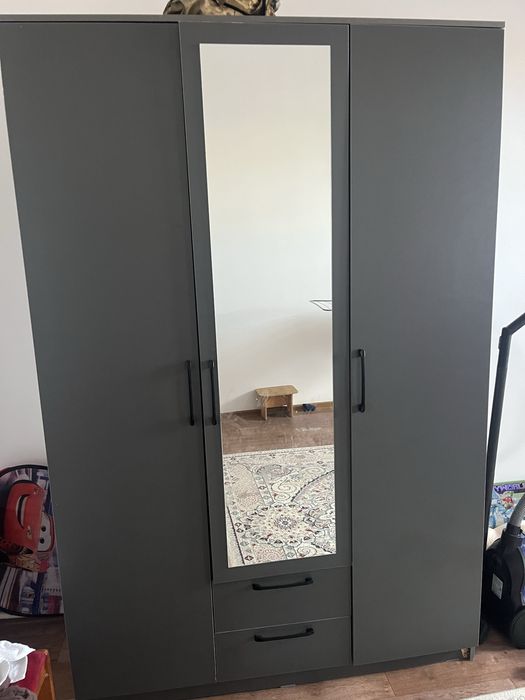 Продам шкафы для комнат и прихожей
