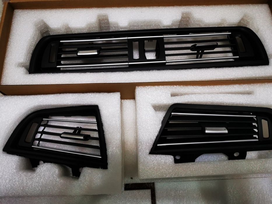 Grila centrala ventilatie cromata BMW F10 F11 F18 F06 F12 seria 5 6