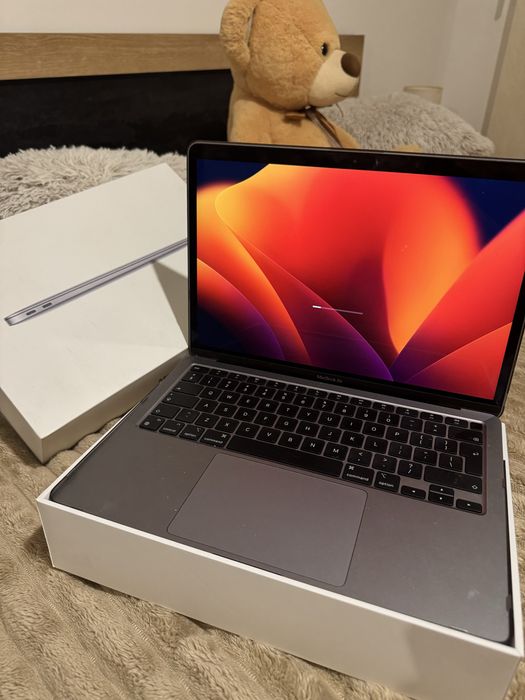 Лаптоп macbookair 13 inch