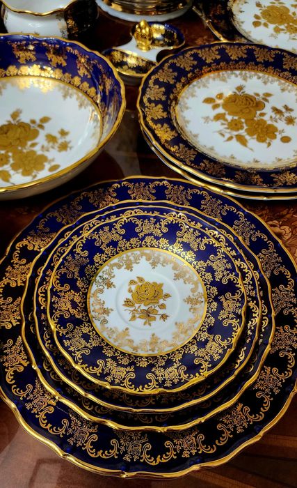 Чайно-столовый сервиз "Золотая роза".  Кобальт. Чехия. Дёшево!