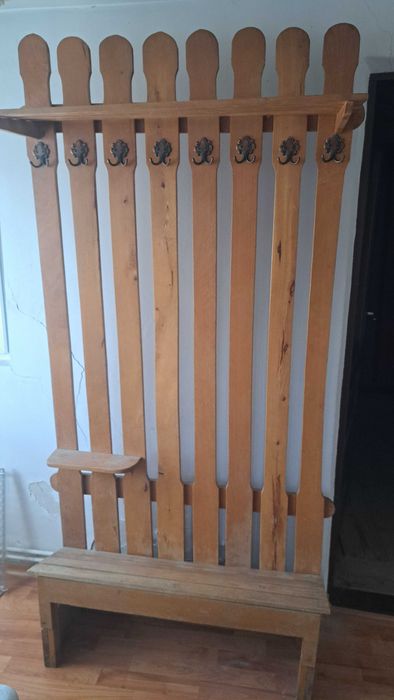 Cuier cu 16  agatatori si pantofar din lemn