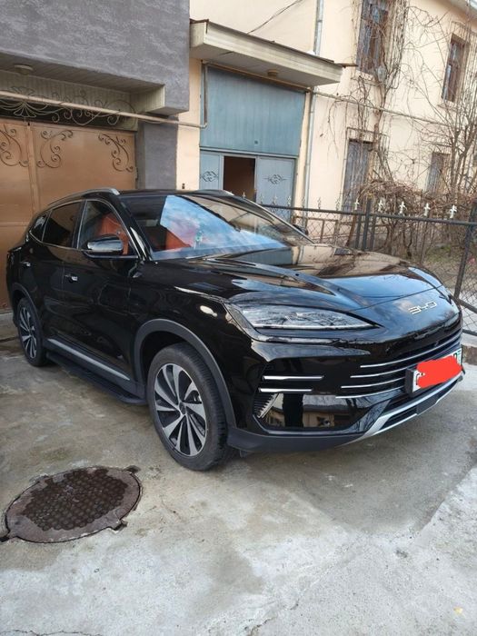 Машина гибрид BYD