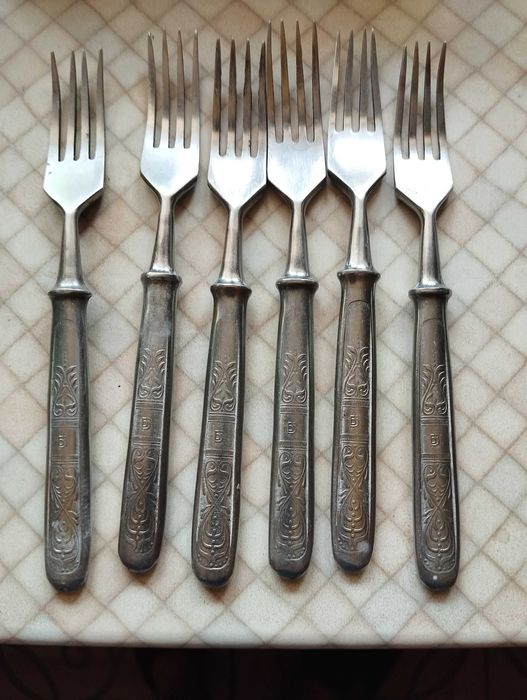 Вилки ложки столовые