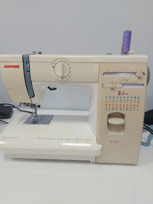 Продам швейную машинку