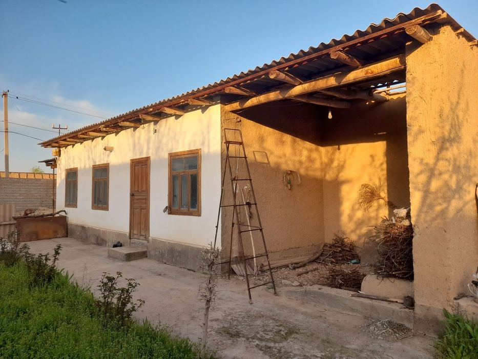 Yer sotiladi 8 sutix