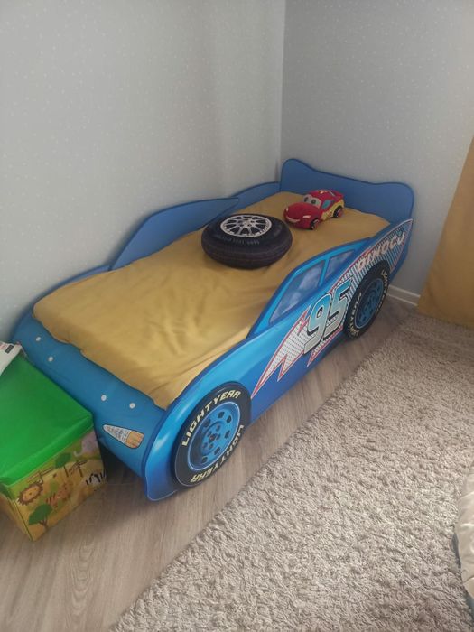 Детская кровать с матрасом