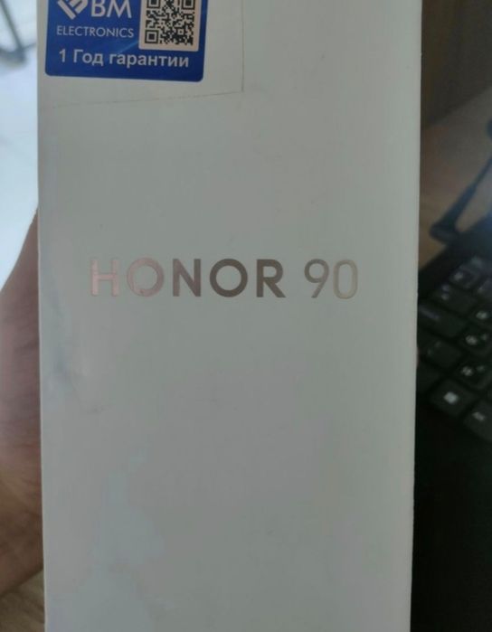 Срочно продаю Honor 90