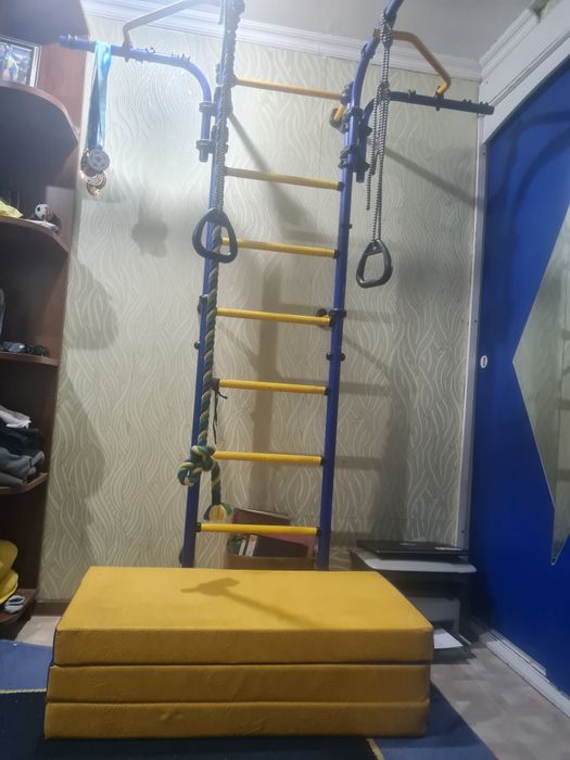 Продам шведский стенку