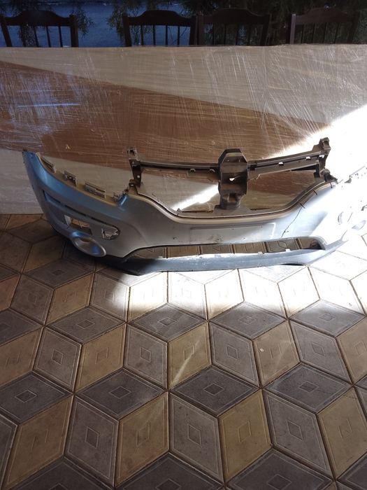 Бампер переднии..