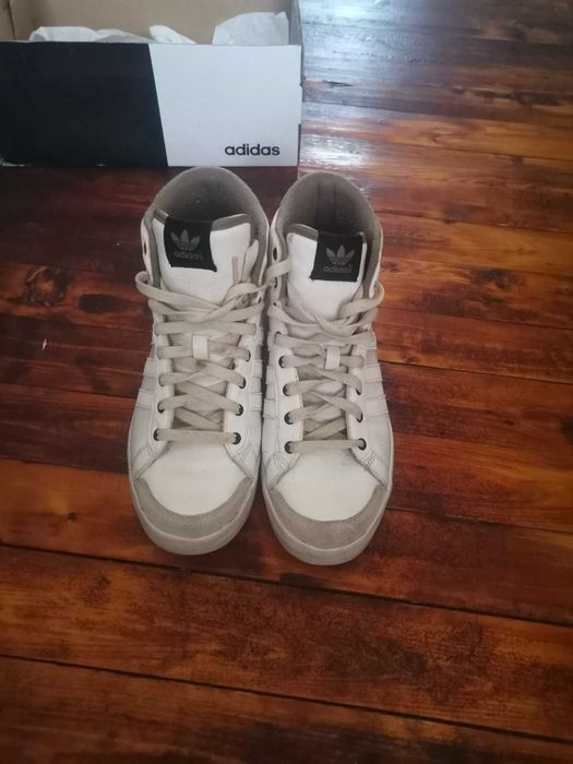 Продавам оригинални дамски кецове