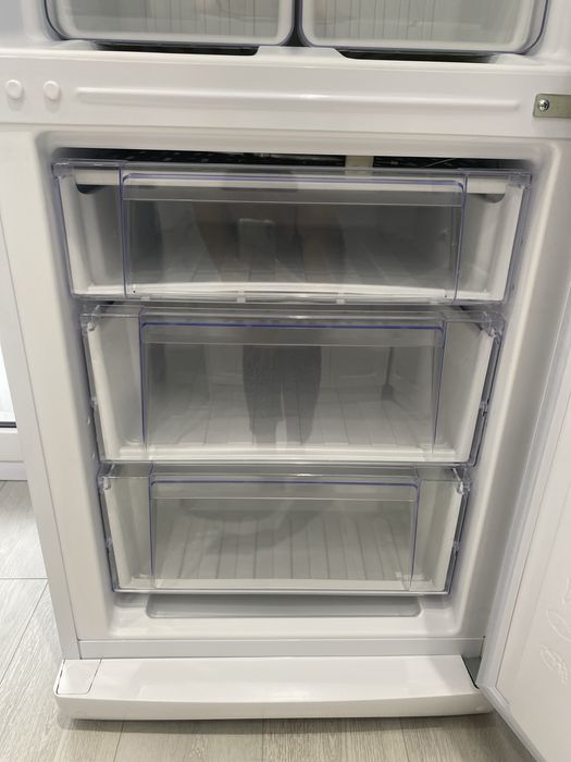 Холодильник Indesit