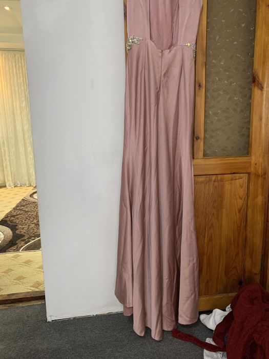 Вечернее платье новое цвет пудра