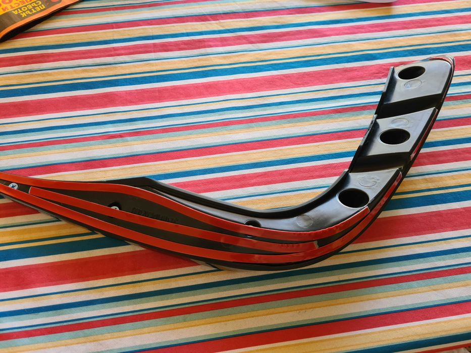 Лип вежди за мерцедес предна броня с 4 бр.лайсни,3D грил емблема