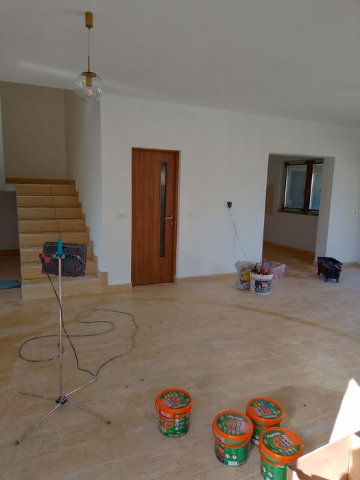 Lucrări, case la roșu, case la cheie, pavaje, reparatii totul în domeniul construcțiilor.
